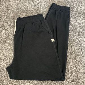 Vuori boyfriend joggers